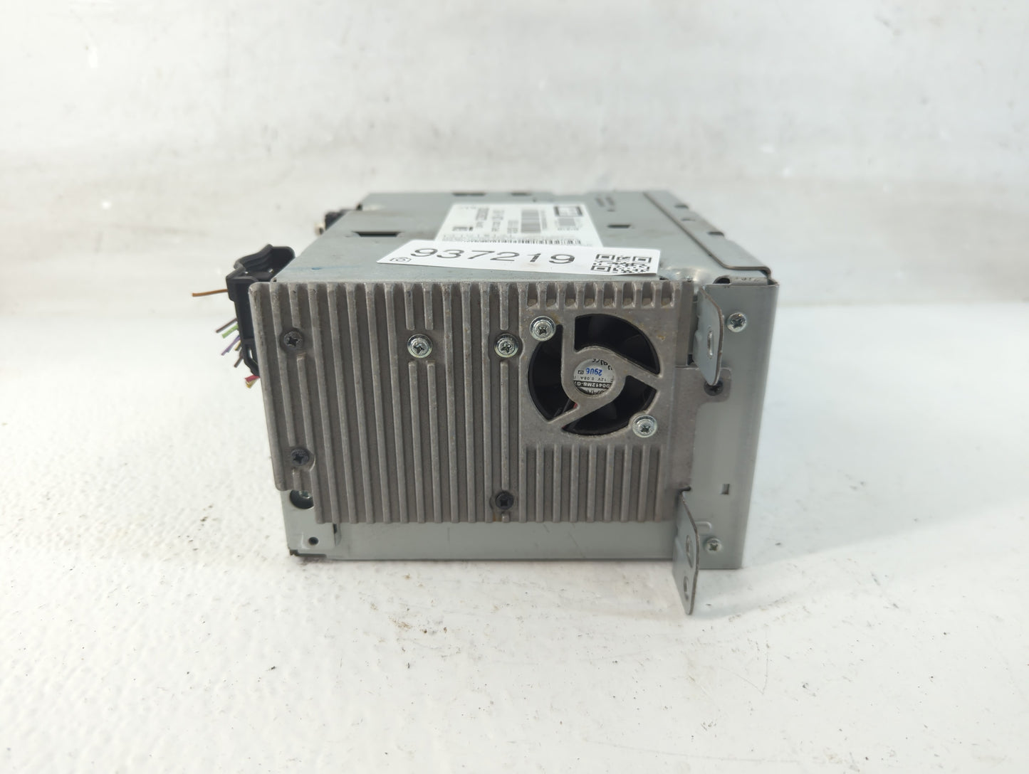 2013 Chevrolet Malibu Radio AM FM Cd Player Receiver Replacement P/N:22923802 Fits OEM Used Auto Parts - Oemusedautoparts1.c