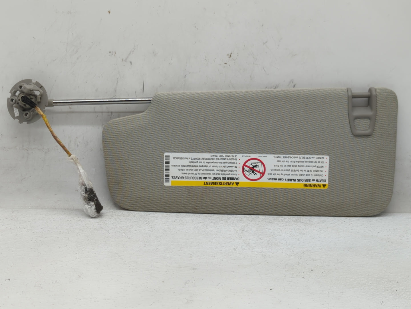 2012-2014 Chevrolet Orlando Sun Visor Shade Replacement Passenger Right Mirror Fits Fits 2012 2013 2014 OEM Used Auto Parts 