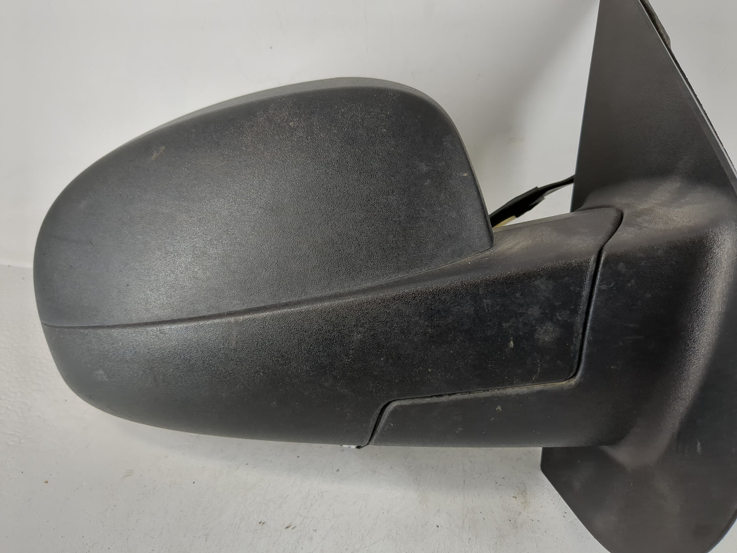2007-2013 Chevrolet Silverado 1500 Passenger Side View Mirror - Right Door Mirror OEM Used - Oemusedautoparts1.com