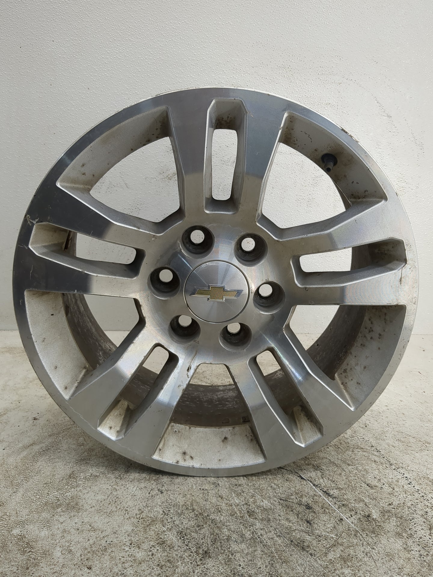 2014-2019 Chevrolet Silverado 1500 Oem Wheel Rim - Oemusedautoparts1.com