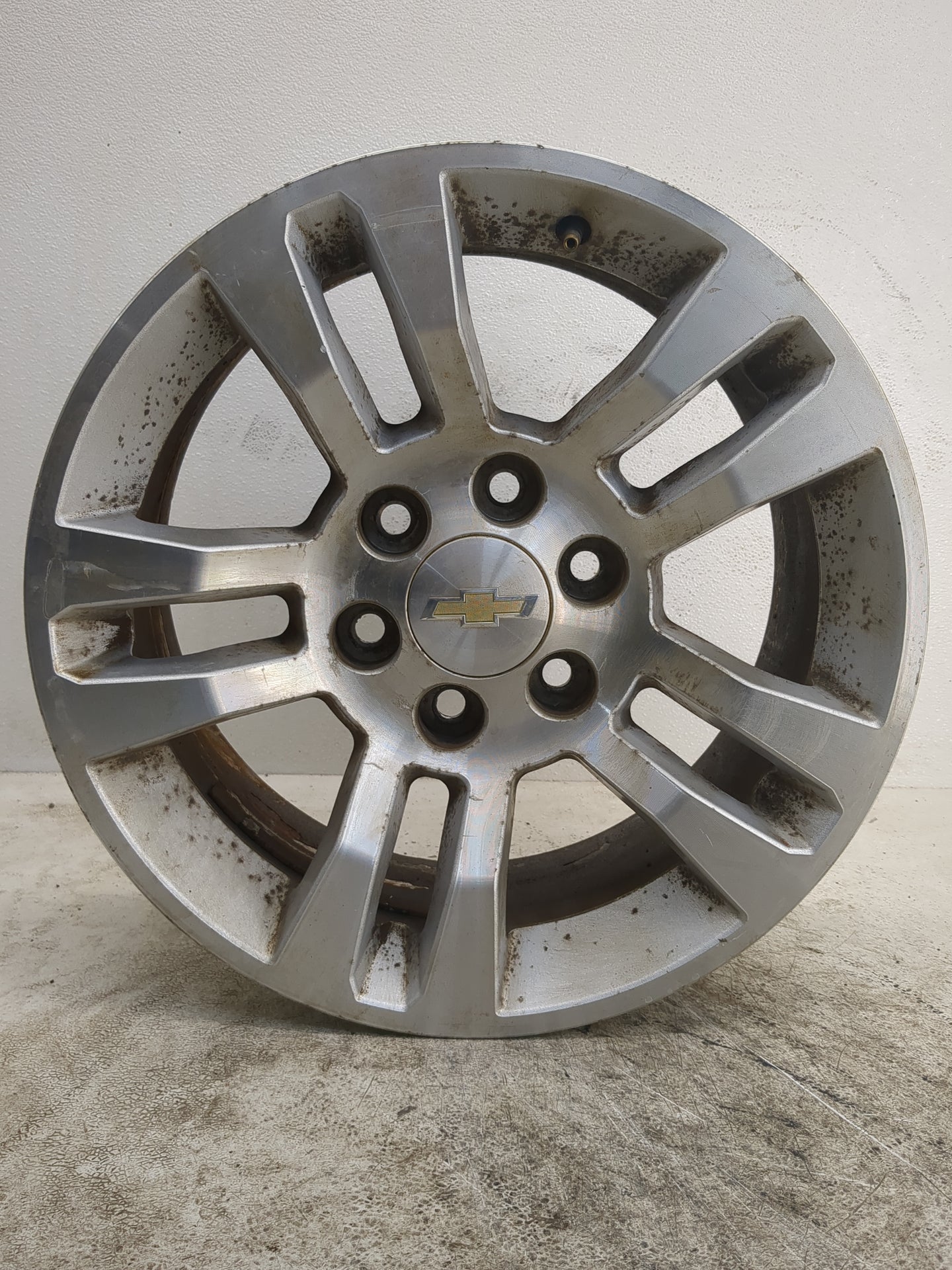 2014-2019 Chevrolet Silverado 1500 Oem Wheel Rim - Oemusedautoparts1.com