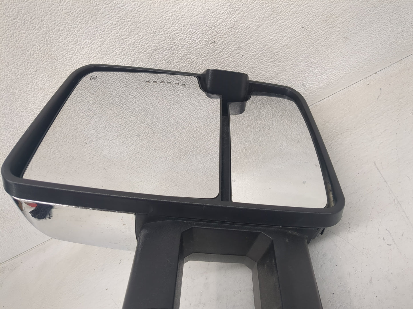 2013 Chevrolet Silverado 1500 Side Mirror Replacement Passenger Right View Door Mirror Fits OEM Used Auto Parts - Oemusedaut