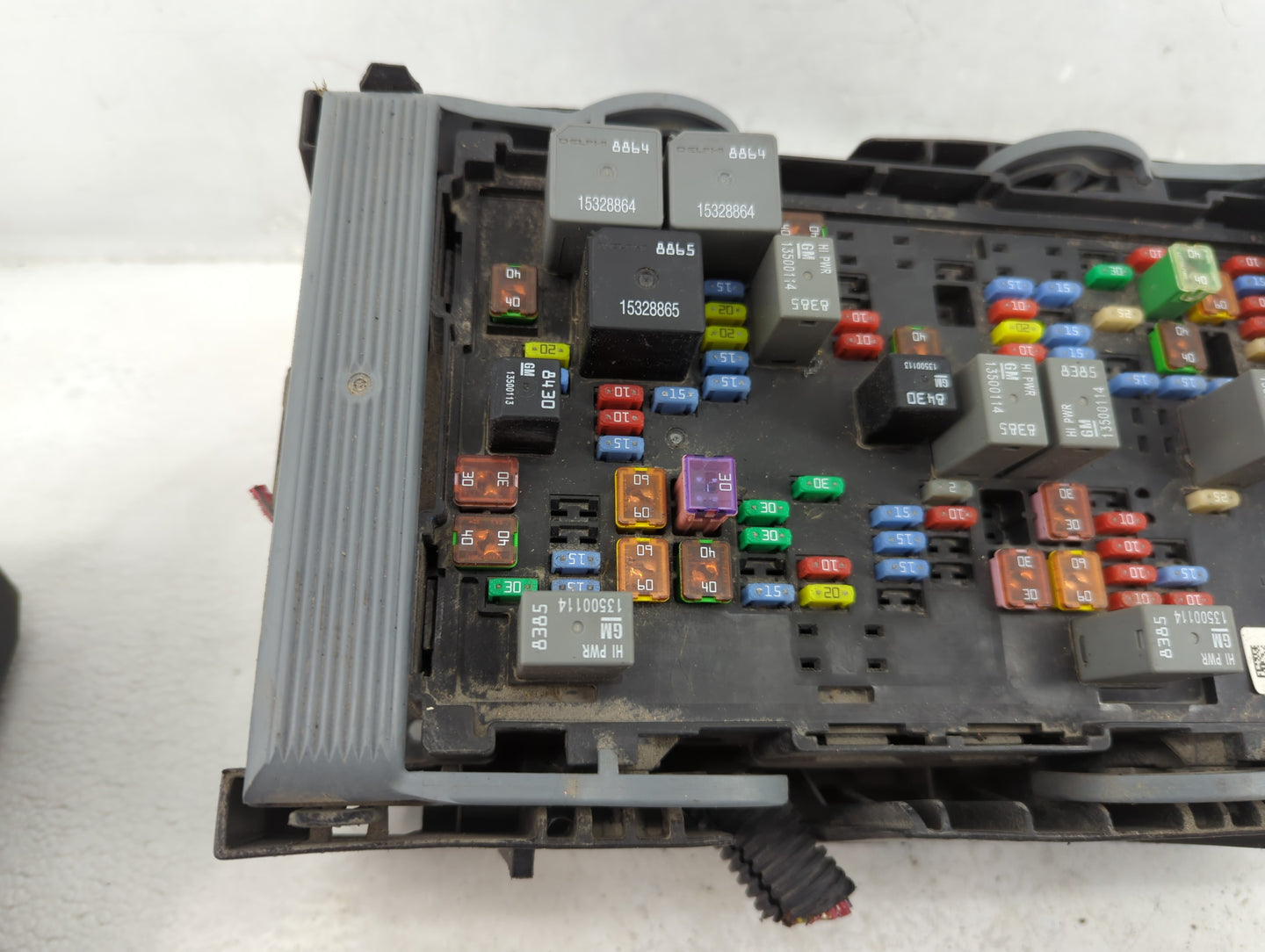 2010-2013 Chevrolet Silverado 1500 Fusebox Fuse Box Panel Relay Module P/N:22798215-N1 Fits Fits 2010 2011 2012 2013 2014 OE