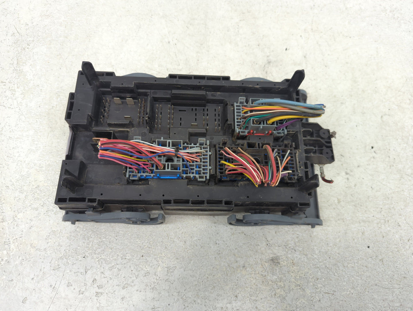 2010-2013 Chevrolet Silverado 1500 Fusebox Fuse Box Panel Relay Module P/N:22798215 N1 Fits Fits 2010 2011 2012 2013 2014 OE