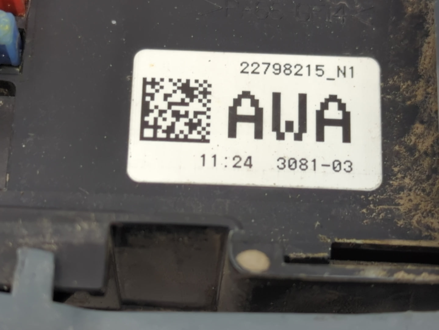 2010-2013 Chevrolet Silverado 1500 Fusebox Fuse Box Panel Relay Module P/N:22798215 N1 Fits Fits 2010 2011 2012 2013 2014 OE