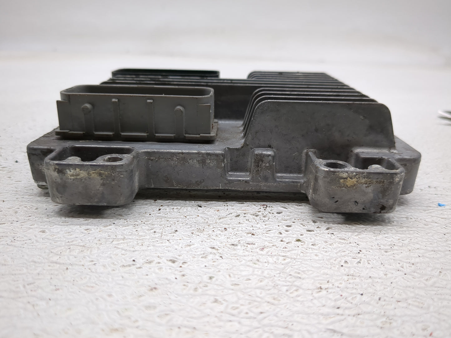 2010-2013 Chevrolet Silverado 1500 PCM Engine Control Computer ECU ECM PCU OEM P/N:12653784 12633238 Fits OEM Used Auto Part