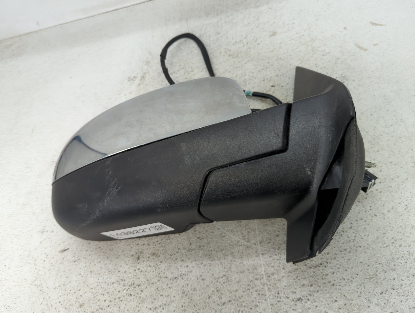 2009-2013 Chevrolet Silverado 1500 Passenger Side View Mirror - Right Door Mirror OEM Used - Oemusedautoparts1.com