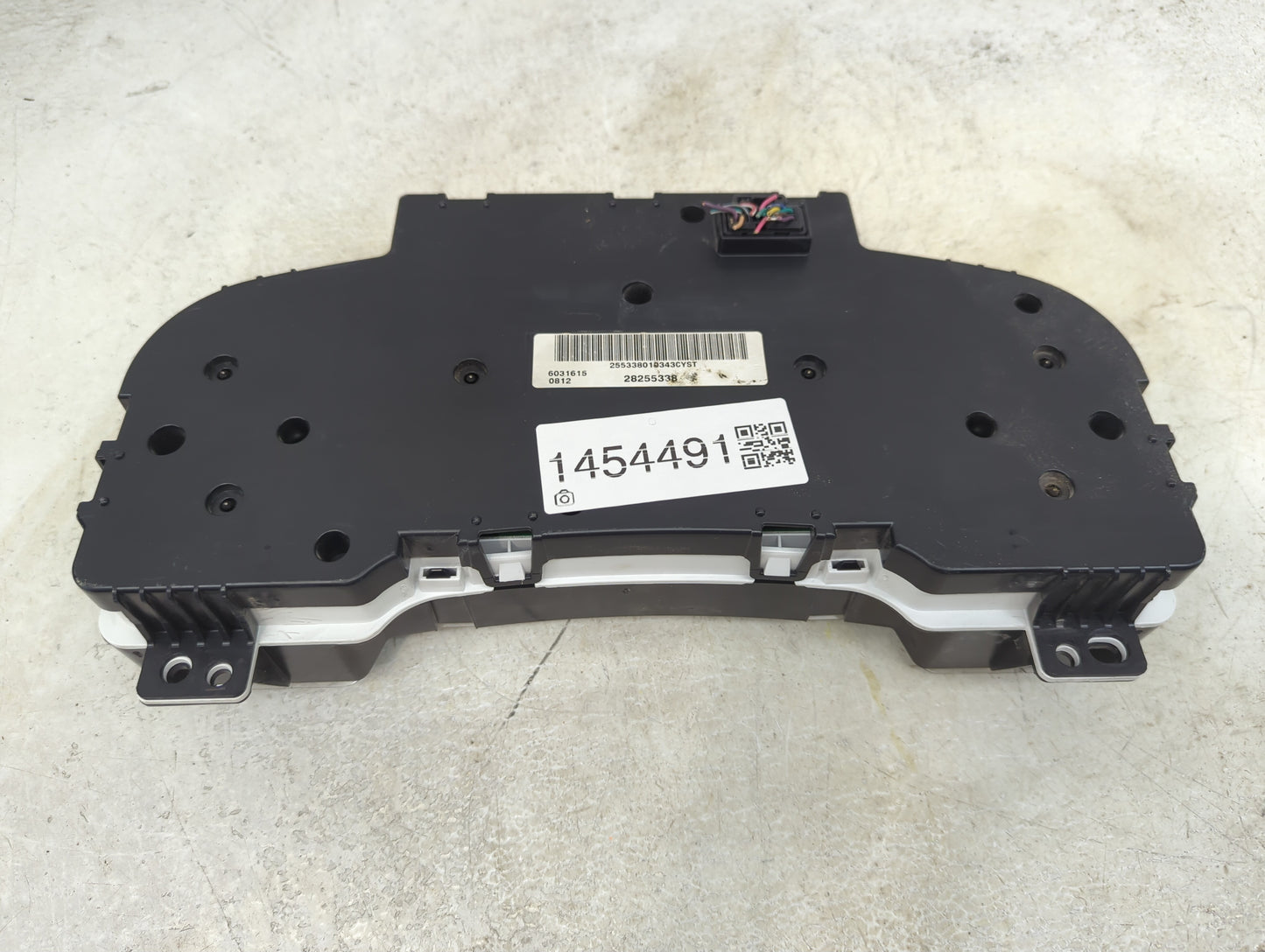 2008-2013 Chevrolet Silverado 1500 Instrument Cluster Speedometer Gauges P/N:28255338 255338010343CYST Miles: Fits OEM Used 