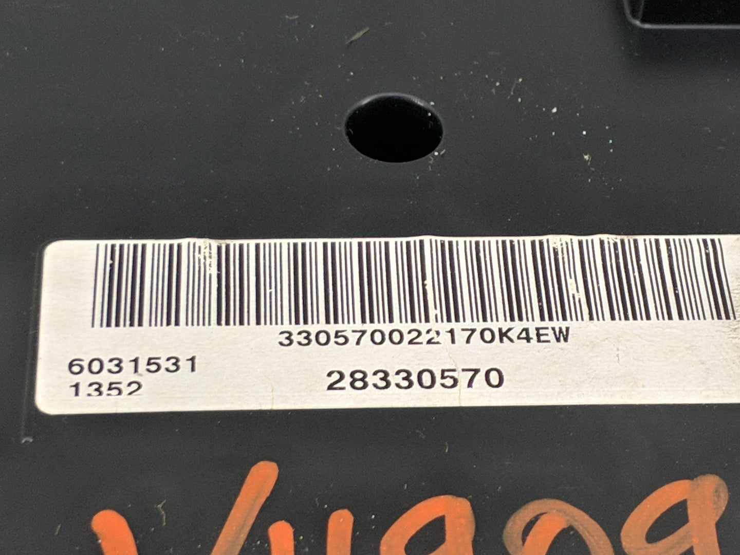 2008-2013 Chevrolet Silverado 1500 Instrument Cluster Speedometer Gauges P/N:22836399 28330570 Miles: Fits OEM Used Auto Par