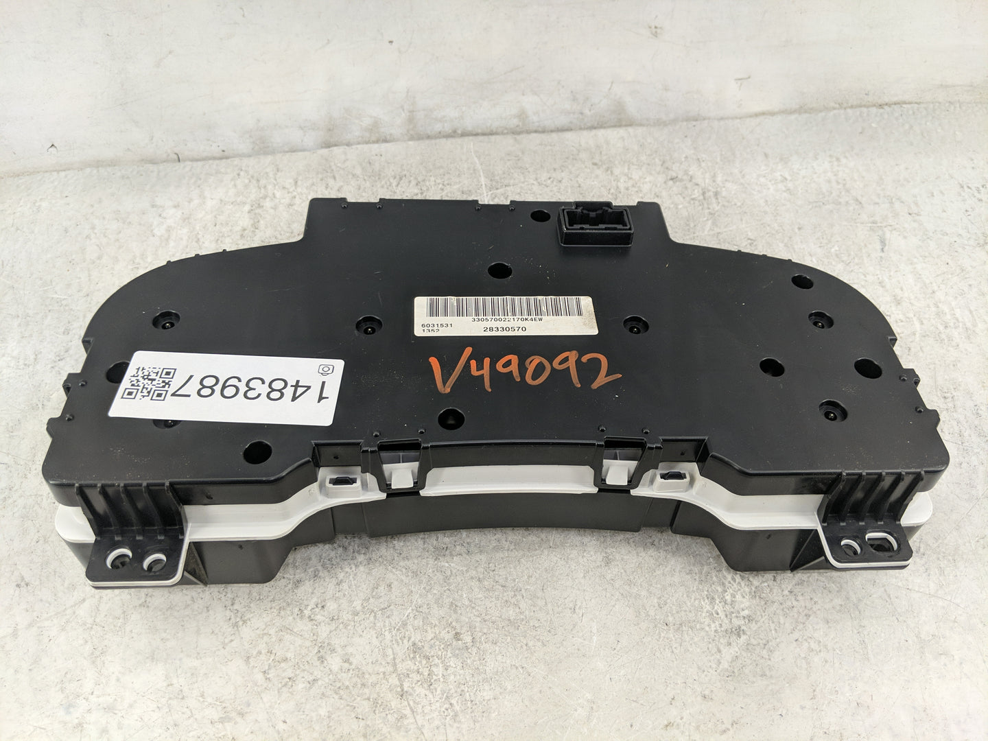 2008-2013 Chevrolet Silverado 1500 Instrument Cluster Speedometer Gauges P/N:22836399 28330570 Miles: Fits OEM Used Auto Par