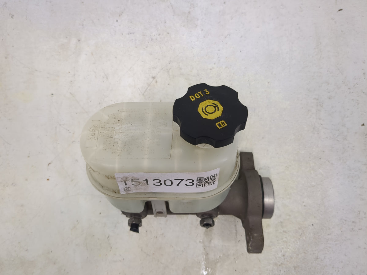 2013 Chevrolet Silverado 1500 Brake Master Cylinder 1513073 - Oemusedautoparts1.com
