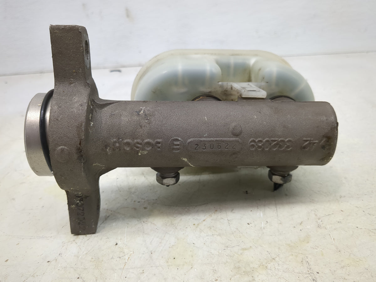 2013 Chevrolet Silverado 1500 Brake Master Cylinder 1513073 - Oemusedautoparts1.com