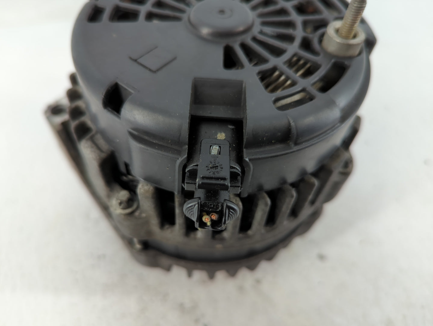 2007-2013 Chevrolet Silverado 1500 Alternator Replacement Generator Charging Assembly Engine OEM Fits OEM Used Auto Parts - 