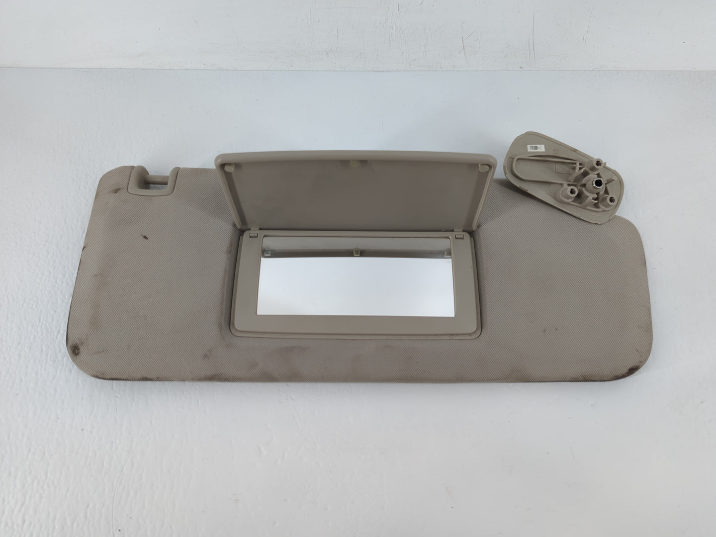 2007-2013 Chevrolet Silverado 1500 Sun Visor Shade Replacement Driver Left Mirror Fits OEM Used Auto Parts - Oemusedautopart
