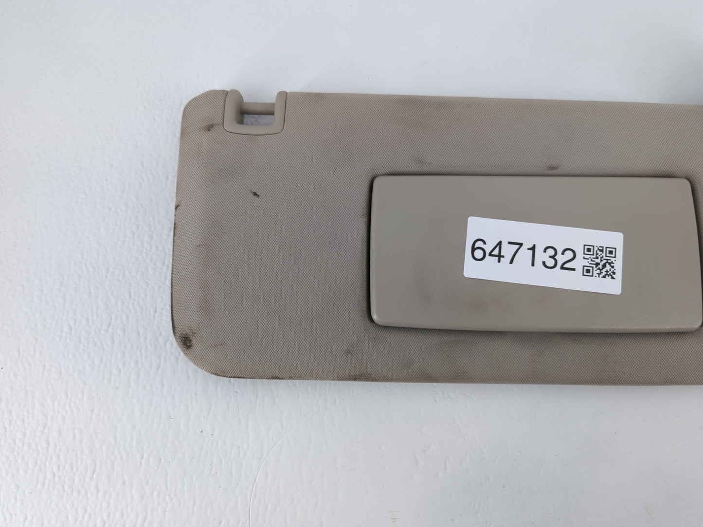 2007-2013 Chevrolet Silverado 1500 Sun Visor Shade Replacement Driver Left Mirror Fits OEM Used Auto Parts - Oemusedautopart