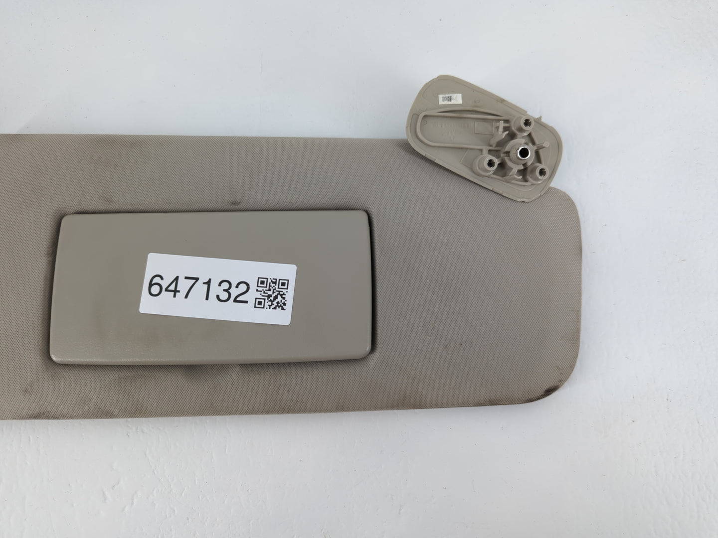 2007-2013 Chevrolet Silverado 1500 Sun Visor Shade Replacement Driver Left Mirror Fits OEM Used Auto Parts - Oemusedautopart