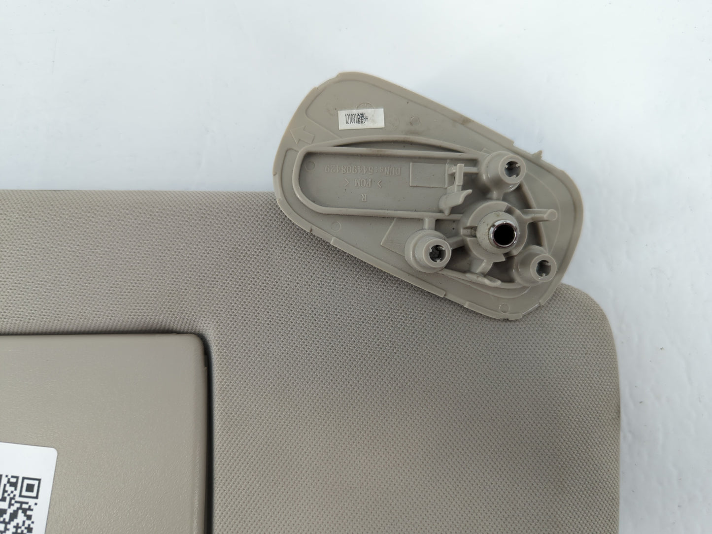 2007-2013 Chevrolet Silverado 1500 Sun Visor Shade Replacement Driver Left Mirror Fits OEM Used Auto Parts - Oemusedautopart