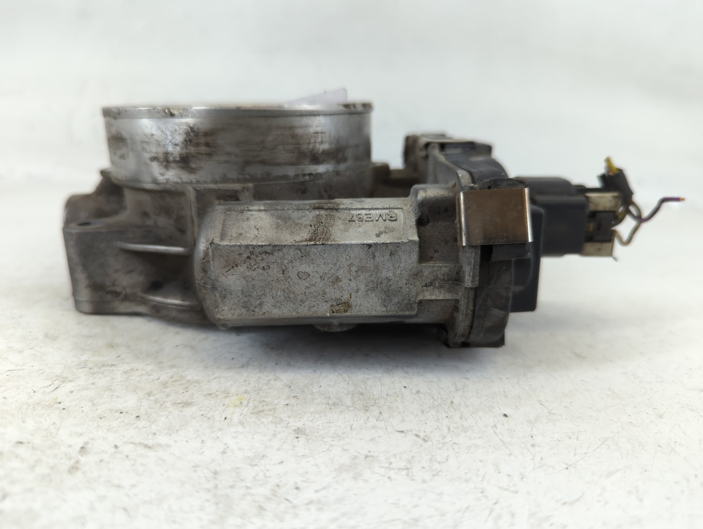 2009-2013 Chevrolet Silverado 1500 Throttle Body P/N:2X17 04542A-C Fits Fits 2009 2010 2011 2012 2013 2014 2015 OEM Used Aut