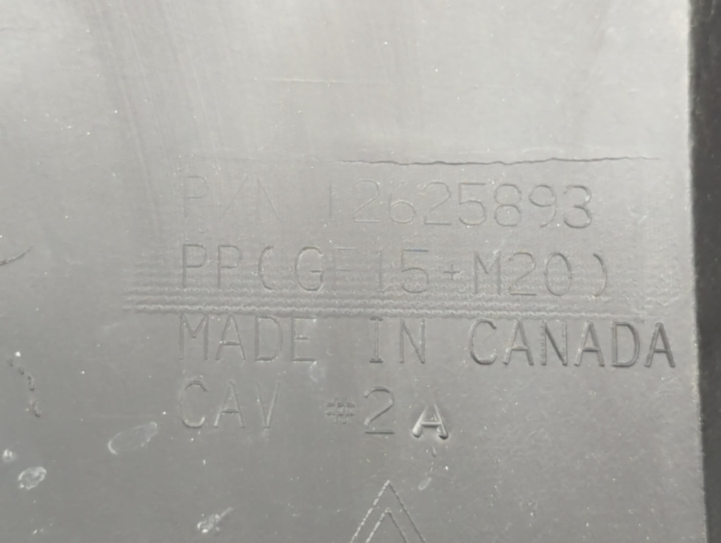 2013 Chevrolet Silverado 1500 Engine Cover - Oemusedautoparts1.com