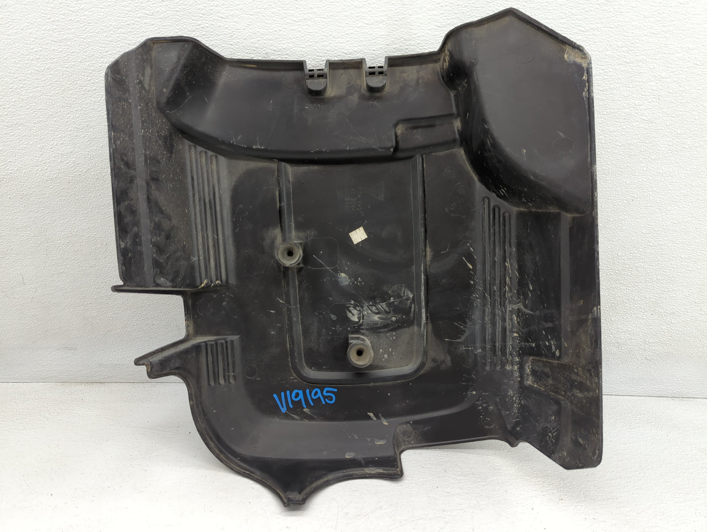 2013 Chevrolet Silverado 1500 Engine Cover - Oemusedautoparts1.com