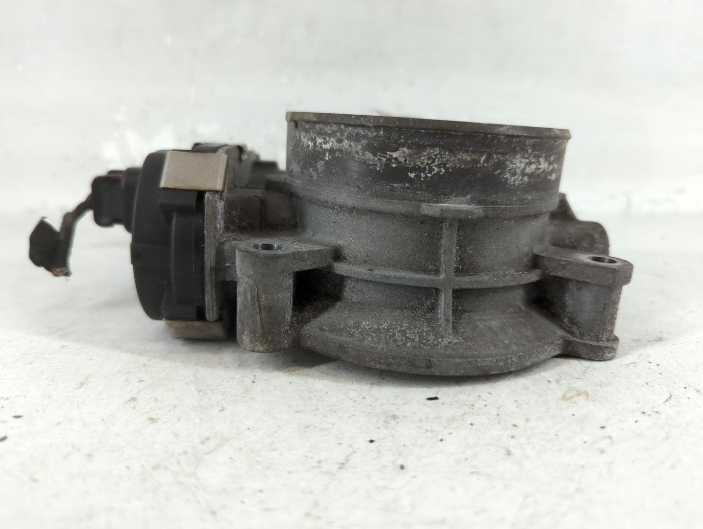 2009-2013 Chevrolet Silverado 1500 Throttle Body P/N:RME87-3C9992 Fits Fits 2009 2010 2011 2012 2013 2014 2015 OEM Used Auto