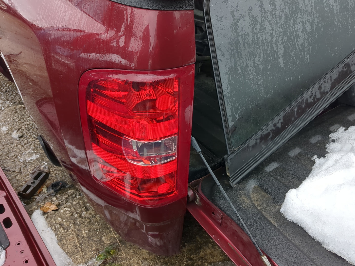 2007-2013 Chevrolet Silverado 1500 Tail Light Assembly Driver Left OEM Fits Fits 2007 2008 2009 2010 2011 2012 2013 2014 OEM