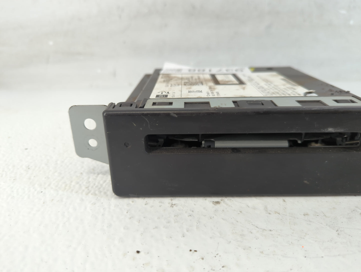 2007-2013 Chevrolet Silverado 1500 Radio AM FM Cd Player Receiver Replacement P/N:13590747 Fits OEM Used Auto Parts - Oemuse