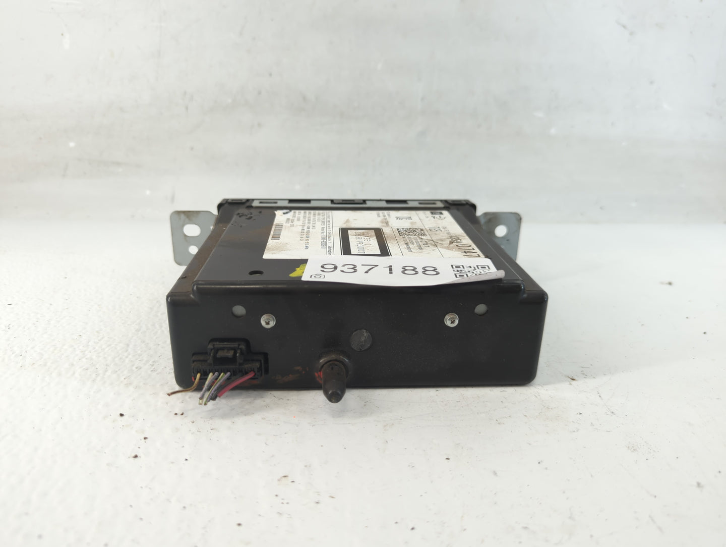2007-2013 Chevrolet Silverado 1500 Radio AM FM Cd Player Receiver Replacement P/N:13590747 Fits OEM Used Auto Parts - Oemuse