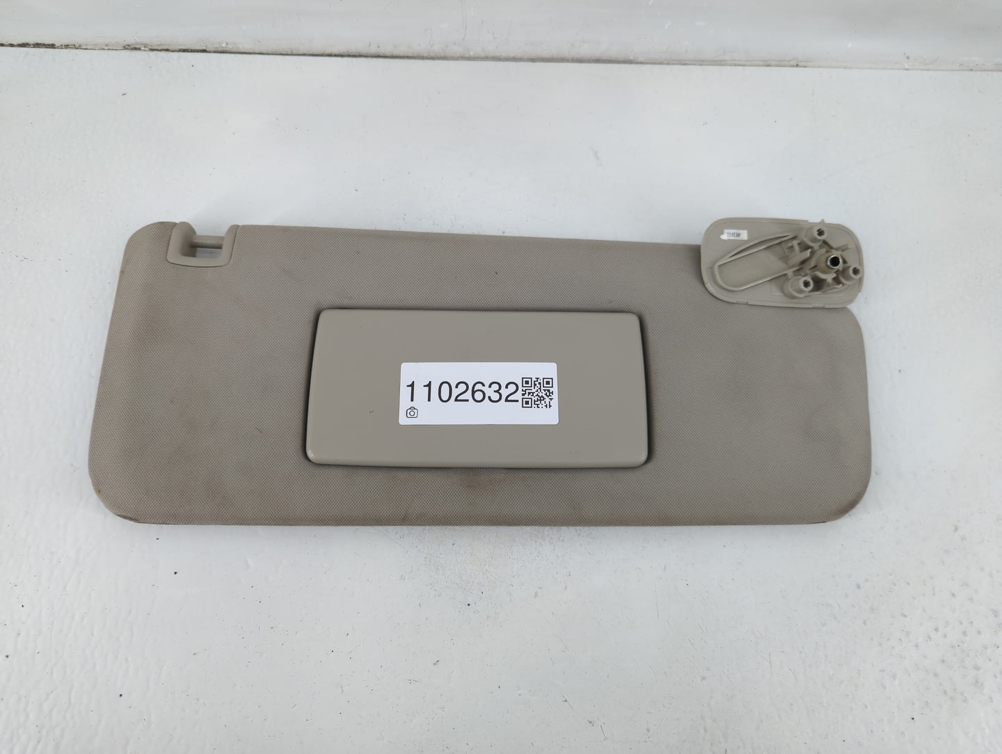 2007-2014 Chevrolet Silverado 2500 Sun Visor Shade Replacement Passenger Right Mirror Fits OEM Used Auto Parts - Oemusedauto