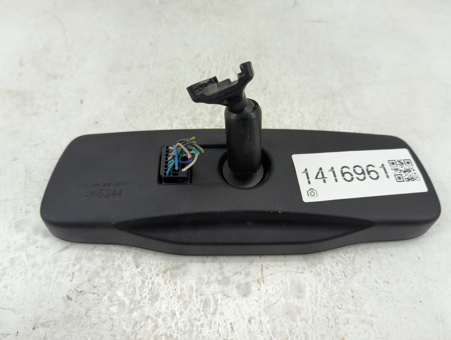 2009-2014 Chevrolet Silverado 2500 Interior Rear View Mirror Replacement OEM P/N:22915244 Fits OEM Used Auto Parts - Oemused