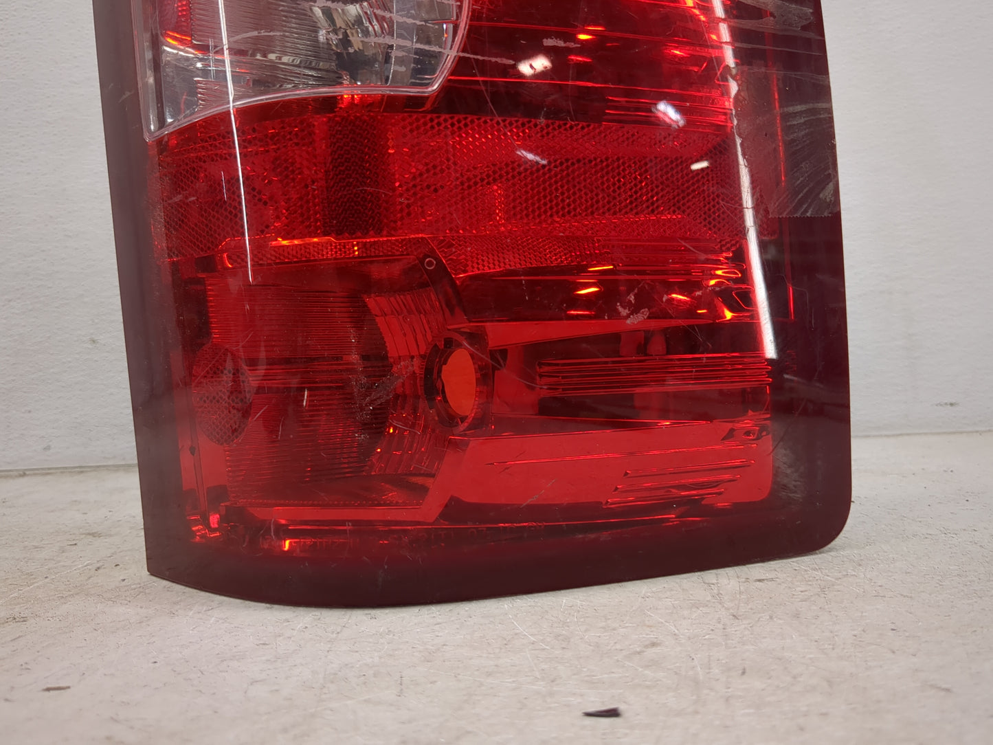 2007-2014 Chevrolet Silverado 2500 Tail Light Assembly Passenger Right OEM P/N:25958483 Fits OEM Used Auto Parts - Oemusedau