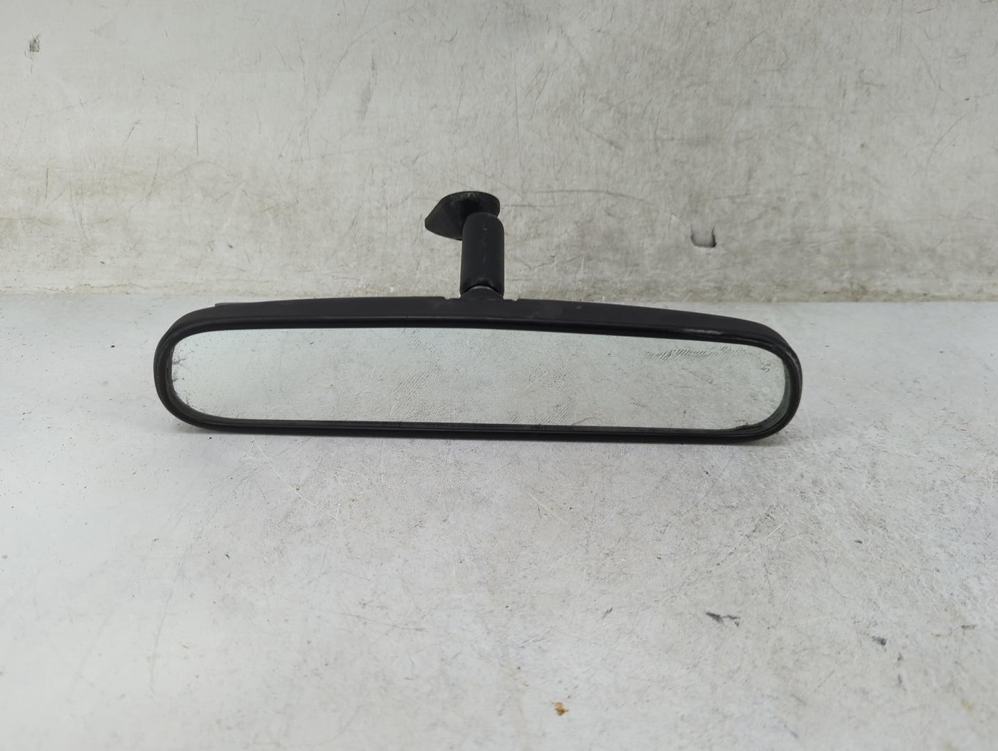 2013 Chevrolet Silverado 2500 Interior Rear View Mirror Replacement OEM P/N:011084 Fits OEM Used Auto Parts - Oemusedautopar