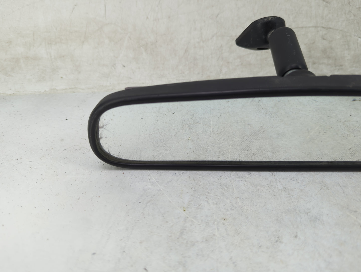 2013 Chevrolet Silverado 2500 Interior Rear View Mirror Replacement OEM P/N:011084 Fits OEM Used Auto Parts - Oemusedautopar