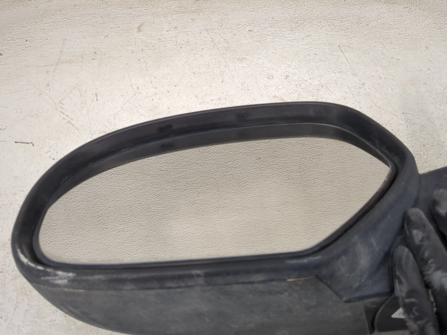 2013 Chevrolet Silverado 2500 Driver Side View Mirror - Left Door Mirror OEM Used - Oemusedautoparts1.com