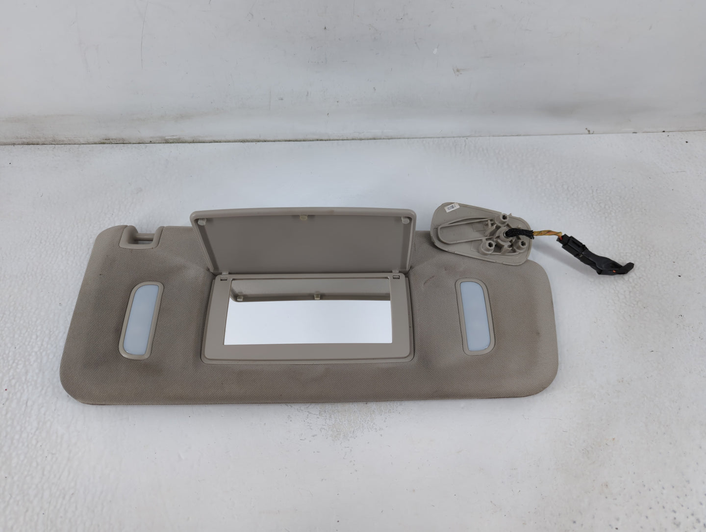 2007-2014 Chevrolet Silverado 2500 Sun Visor Shade Replacement Passenger Right Mirror Fits OEM Used Auto Parts - Oemusedauto