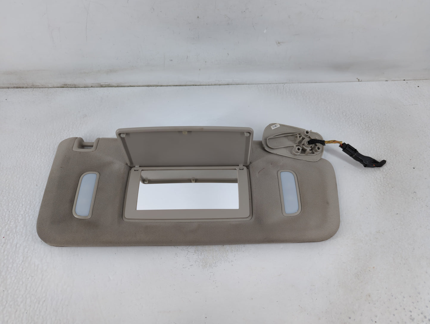 2007-2014 Chevrolet Silverado 2500 Sun Visor Shade Replacement Passenger Right Mirror Fits OEM Used Auto Parts - Oemusedauto