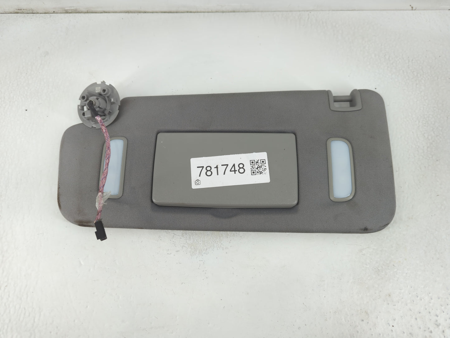 2007-2014 Chevrolet Silverado 2500 Sun Visor Shade Replacement Driver Left Mirror Fits OEM Used Auto Parts - Oemusedautopart