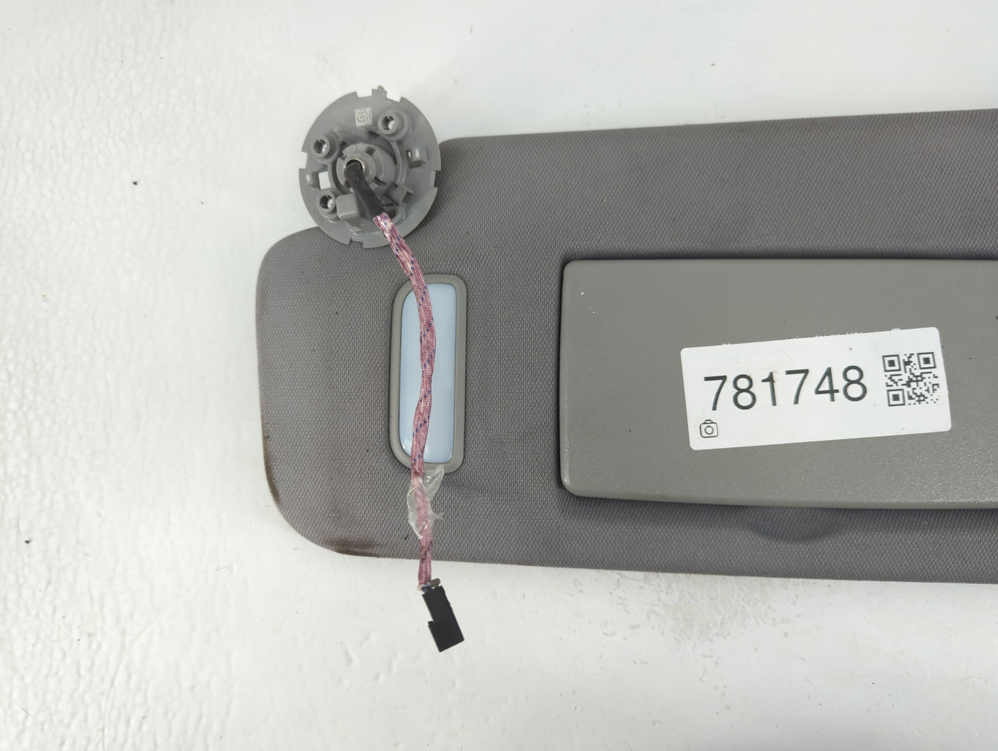 2007-2014 Chevrolet Silverado 2500 Sun Visor Shade Replacement Driver Left Mirror Fits OEM Used Auto Parts - Oemusedautopart