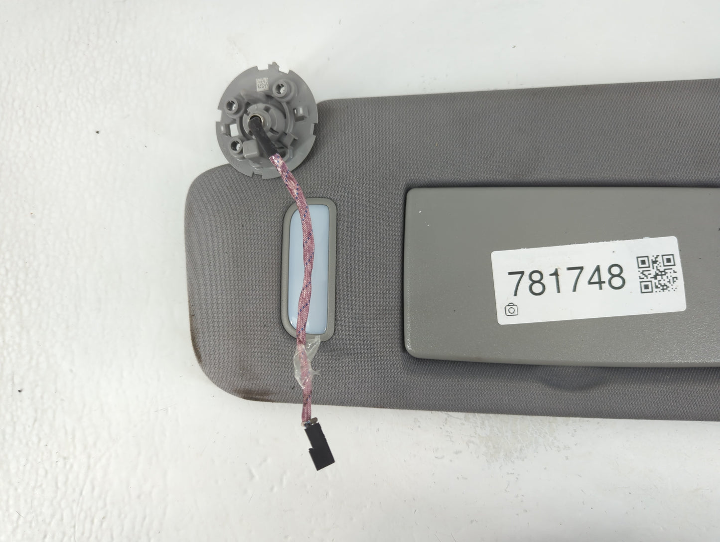 2007-2014 Chevrolet Silverado 2500 Sun Visor Shade Replacement Driver Left Mirror Fits OEM Used Auto Parts - Oemusedautopart