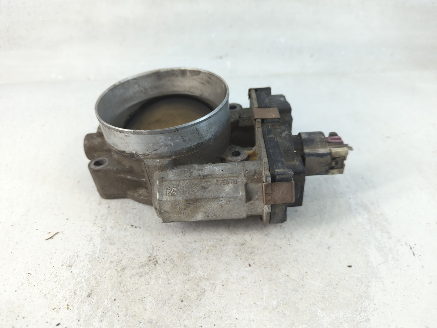 2013 Chevrolet Silverado 2500 Throttle Body P/N:RME87-3C Fits Fits 2009 2010 2011 2012 2014 2015 OEM Used Auto Parts - Oemus