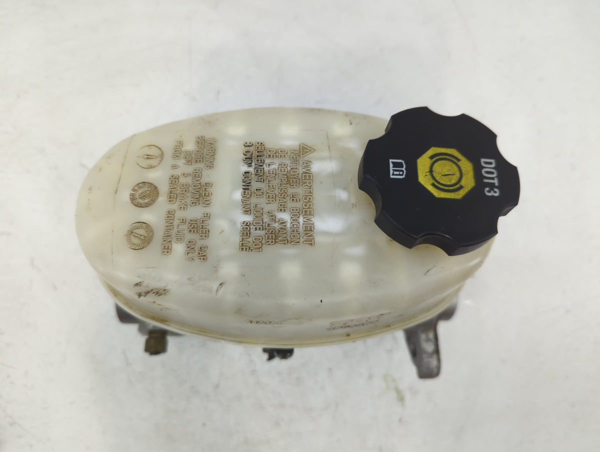 2009-2013 Chevrolet Silverado 3500 Brake Master Cylinder 610461 - Oemusedautoparts1.com