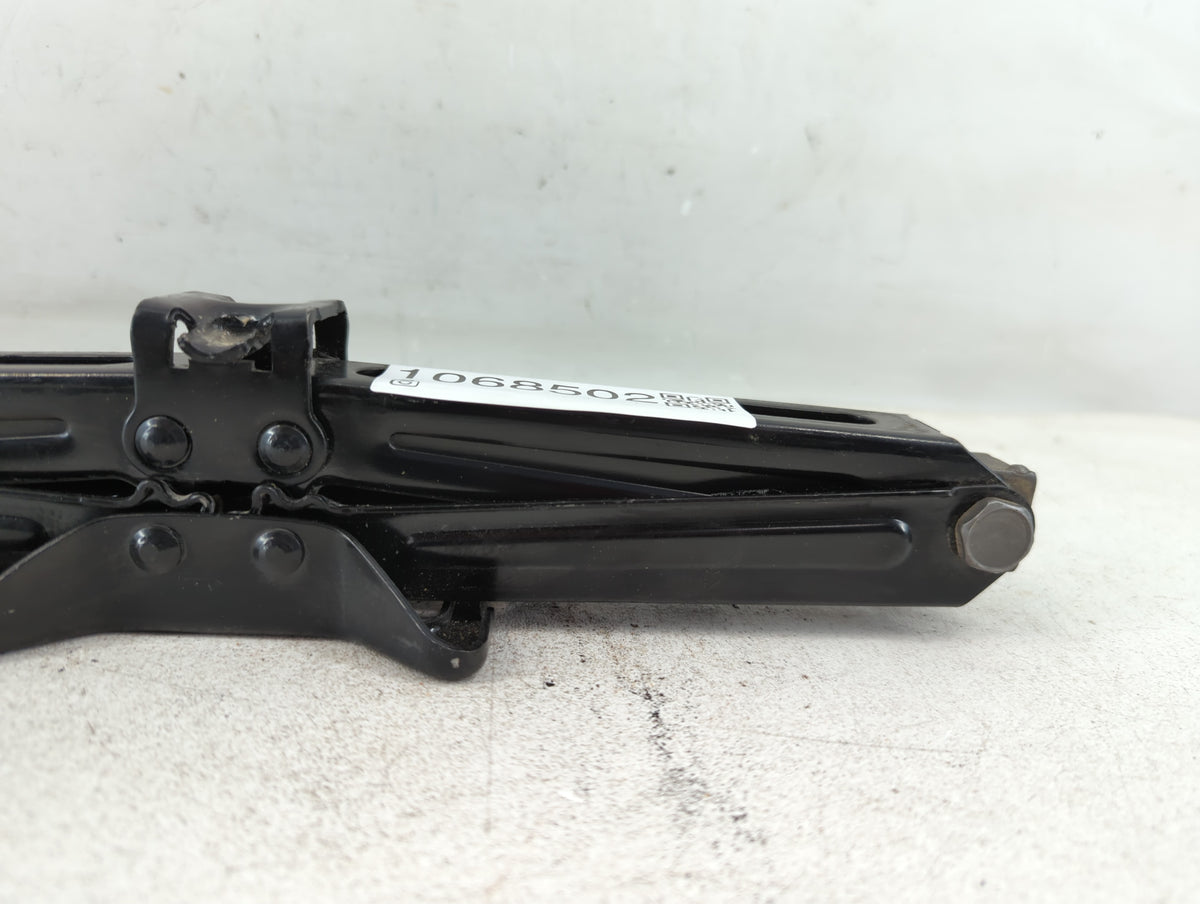 2013 Chevrolet Sonic Spare Scissor Car Jack 1068502 - Oemusedautoparts1.com
