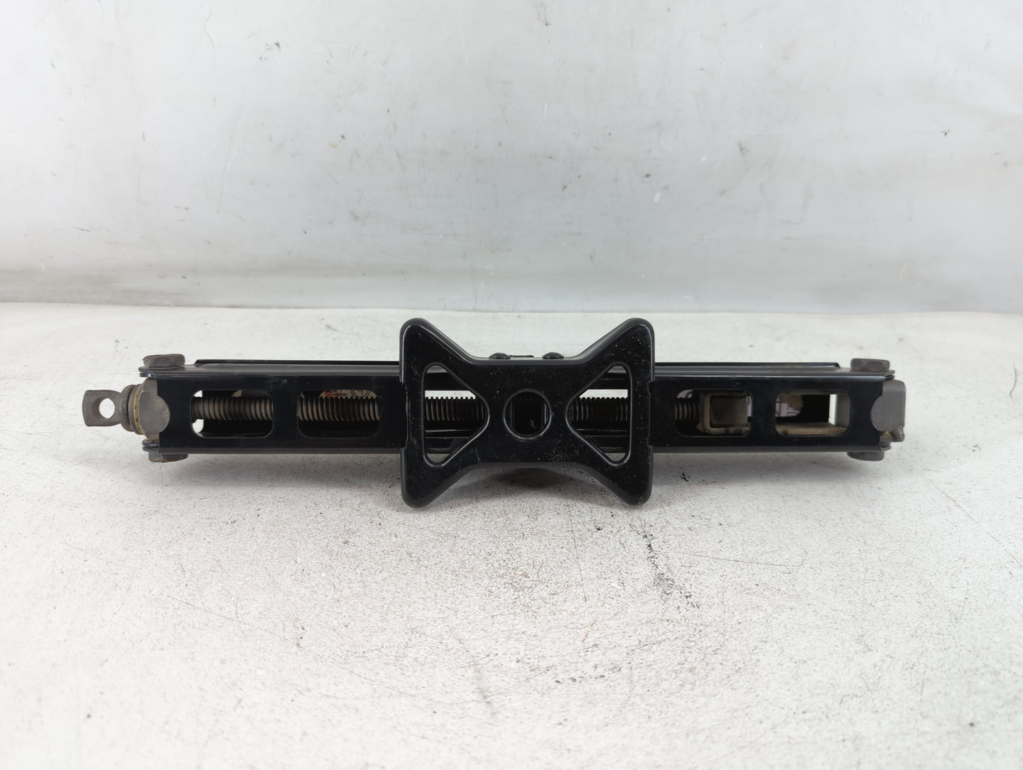 2013 Chevrolet Sonic Spare Scissor Car Jack - Oemusedautoparts1.com