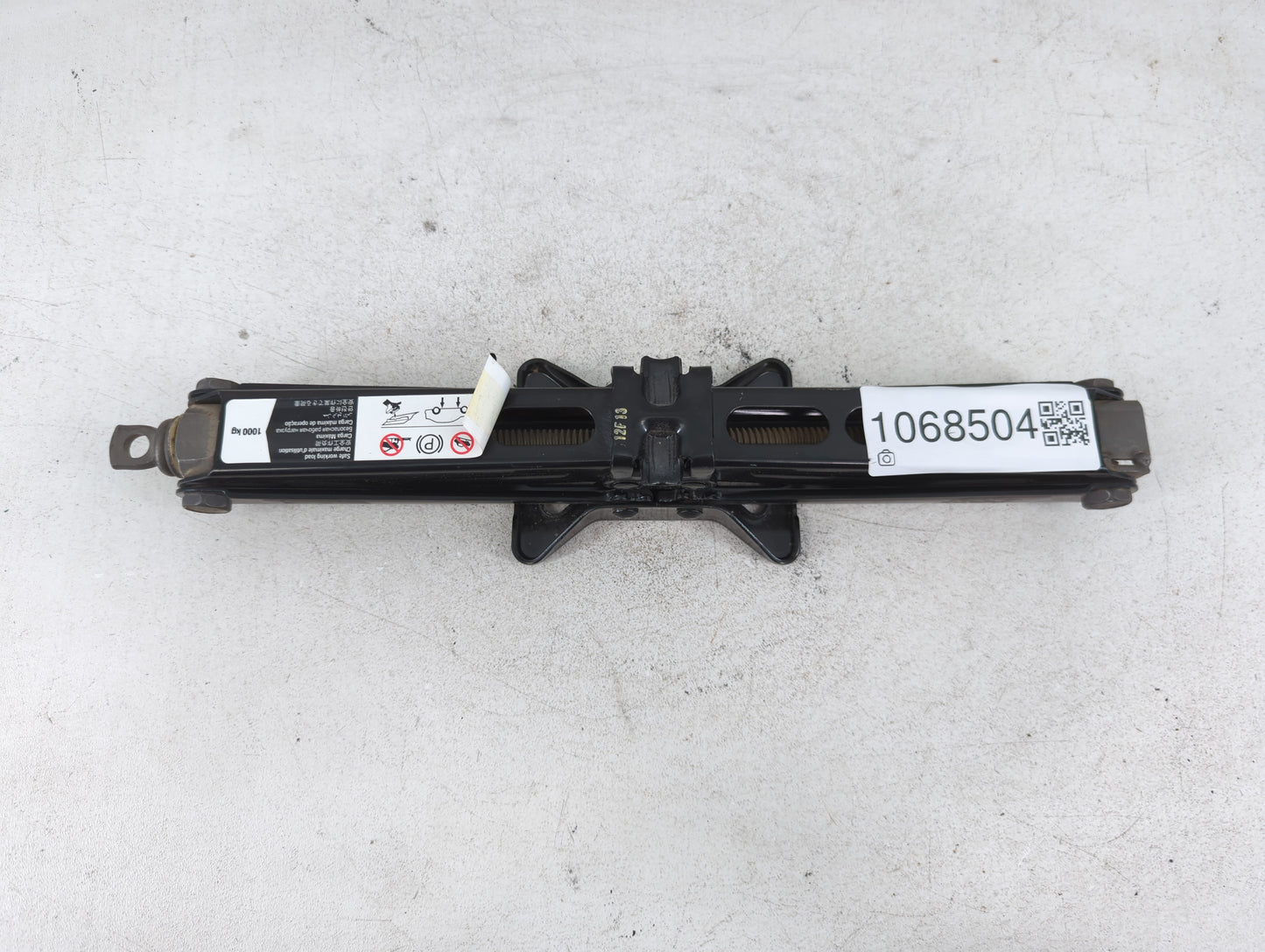 2013 Chevrolet Sonic Spare Scissor Car Jack - Oemusedautoparts1.com