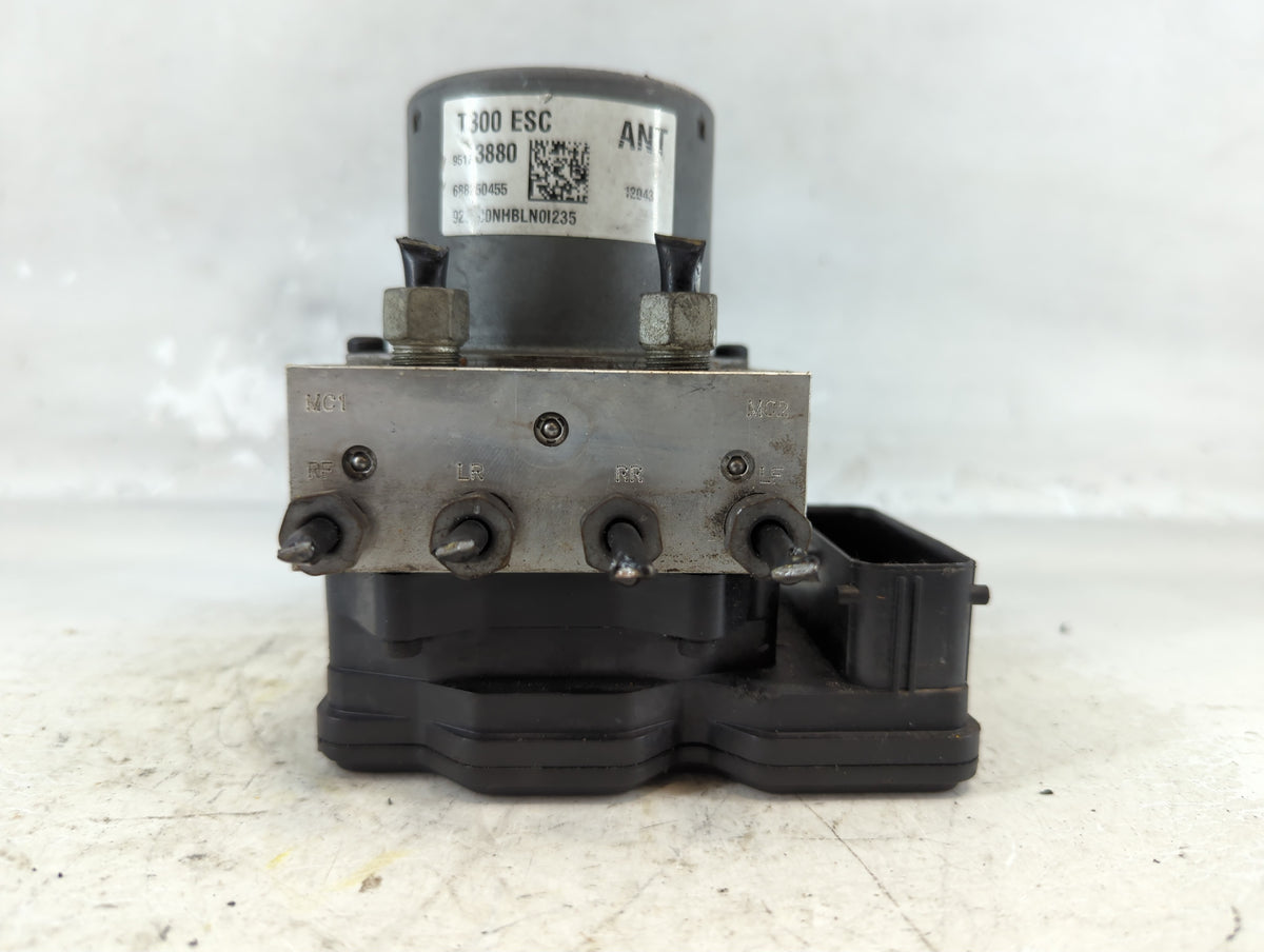 2012-2013 Chevrolet Sonic Anti-Lock Brake ABS Pump Module Actuator OEM P/N:95173880 Fits Fits 2012 2013 OEM Used Auto Parts 
