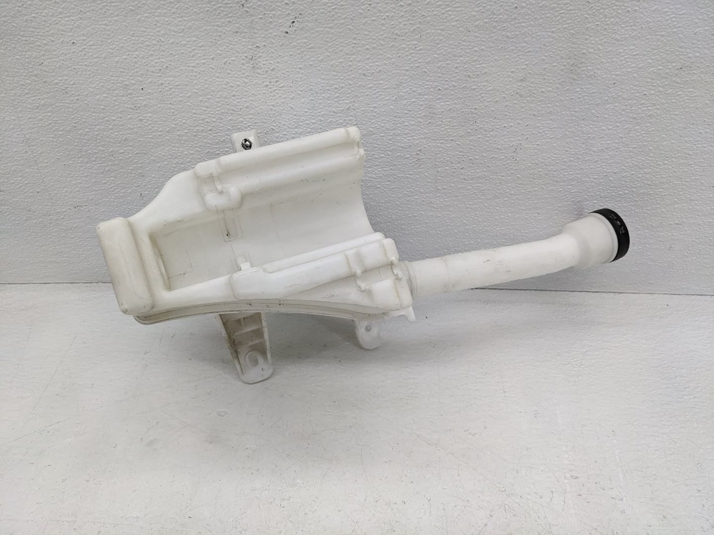 2012-2019 Chevrolet Sonic Windshield Washer Fluid Reservoir Bottle Oem - Oemusedautoparts1.com