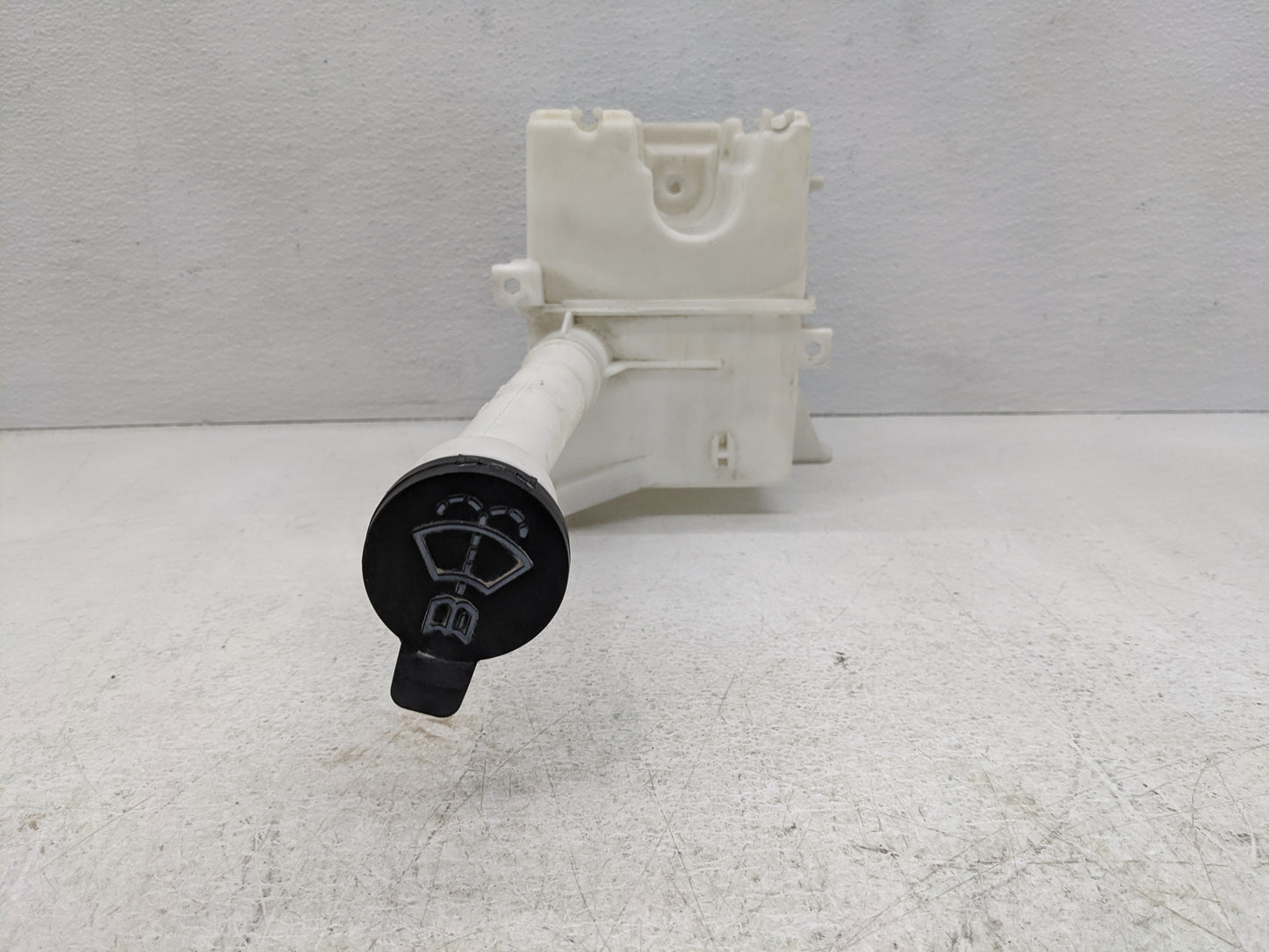 2012-2019 Chevrolet Sonic Windshield Washer Fluid Reservoir Bottle Oem - Oemusedautoparts1.com