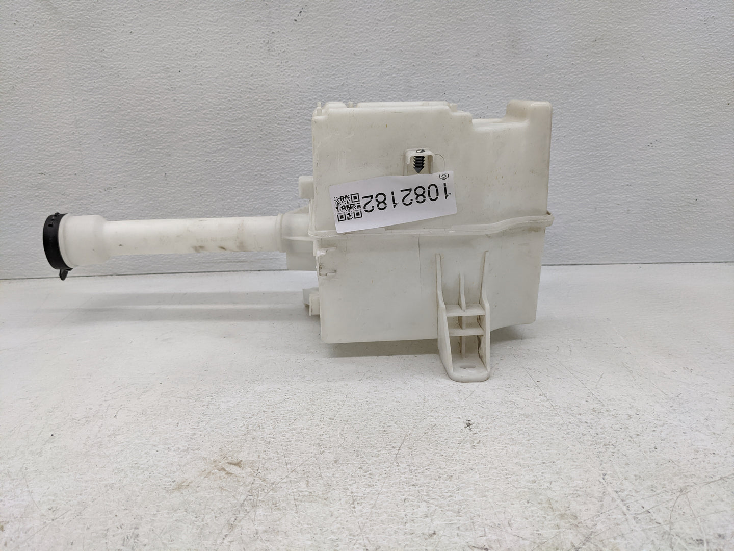 2012-2019 Chevrolet Sonic Windshield Washer Fluid Reservoir Bottle Oem - Oemusedautoparts1.com