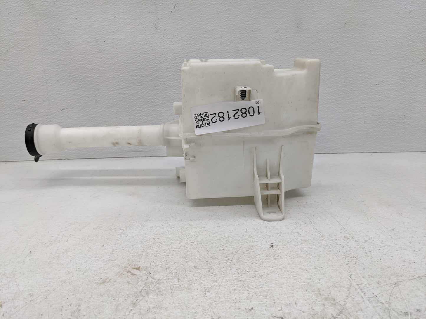 2012-2019 Chevrolet Sonic Windshield Washer Fluid Reservoir Bottle Oem - Oemusedautoparts1.com