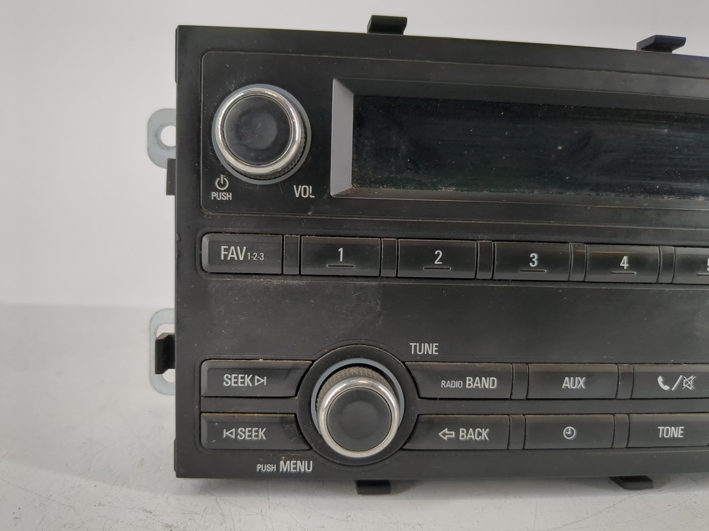 2013 Chevrolet Sonic Radio AM FM Cd Player Receiver Replacement P/N:95242265 95242290 Fits OEM Used Auto Parts - Oemusedauto